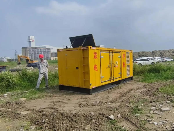 临武200KW柴油发电机机组每小时的油耗量受哪些因素影响？